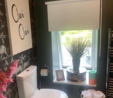 Cupar Apartamento | The Old Dairy - Cosy Country Cottage with Hot Tub & Log Burner