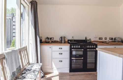 Plumpton Green Cabaña | The Old Dairy At Wooton - UKC4355