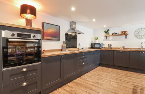 Adisham Cabaña | THE OLD DAIRY, pet friendly, country holiday cottage in Wingham