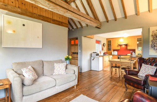Bridport Cabaña | THE OLD DAIRY, pet friendly, character holiday cottage in Charmouth