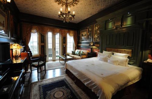 Ren'ai Casa | The Old England Manor