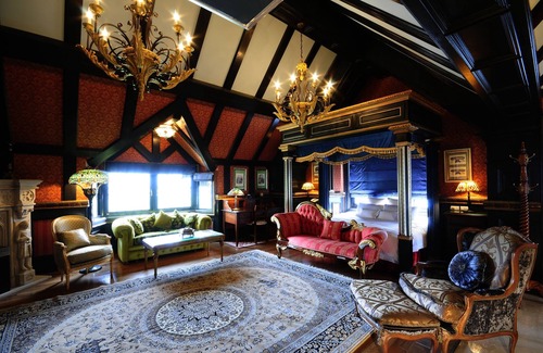 Ren'ai Hotel | The Old England Manor