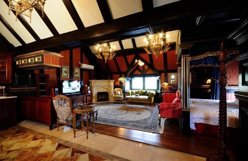 Ren'ai Hotel | The Old England Manor