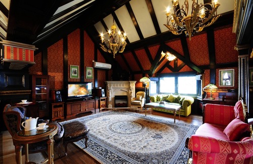 Ren'ai Hotel | The Old England Manor