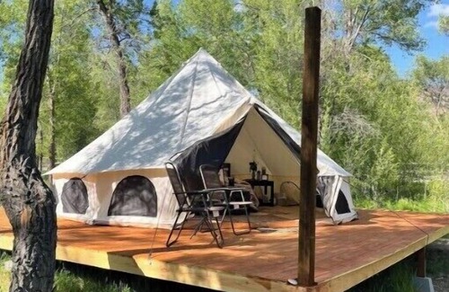 Idaho Falls Alquiler De RV | The Old Faithful Glamping YURT in Ririe Idaho