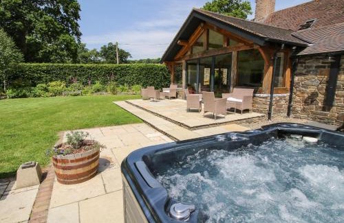 Acton Scott Casa | The Old Farmhouse