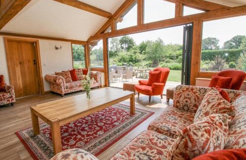 Acton Scott Casa | The Old Farmhouse