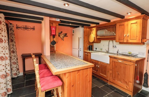 Kilkhampton Cabaña | THE OLD FORGE COTTAGE, pet friendly, with a garden in Kilkhampton