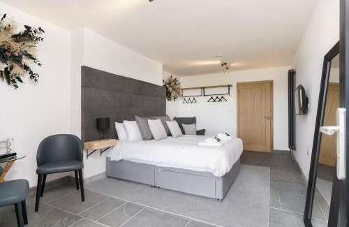 Maesteg Hotel | The Old House 1147