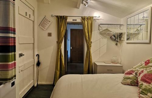 Prestatyn Casa | THE OLD LAUNDRY, Prestatyn, North Wales - a unique little dog-friendly space, a 5 min walk to beach & town!