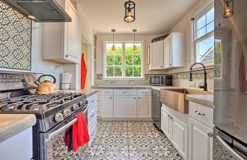 North Bend Casa | The Old McCullough Home w/ Rooftop Deck, View