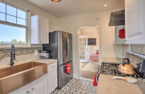 North Bend Casa | The Old McCullough Home w/ Rooftop Deck, View