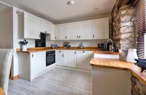 Bolton Le Sands Apartamento | The Old Paper-shop, WiFi, Sleeps 4 & Pet Friendly