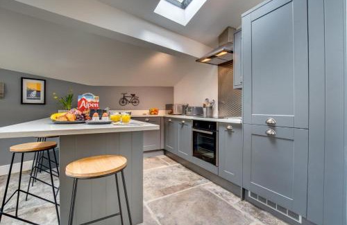 Hawes Casa | The Old Penny Bank