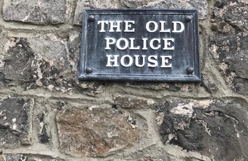 Cheddar Cama Y Desayuno | The Old Police House
