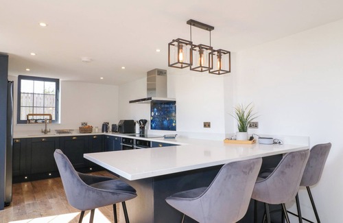 Skegby Casa | THE OLD PUMP HOUSE, family friendly in Kirkby-In-Ashfield