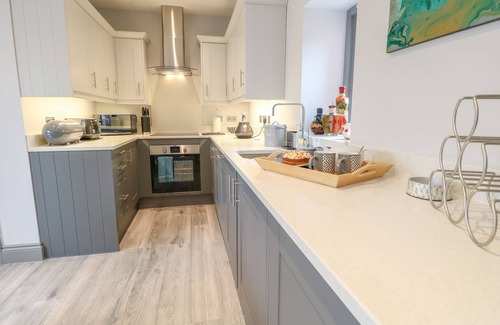 Norwich Cabaña | THE OLD RECTORY COACH HOUSE, family friendly in Rockland St Mary