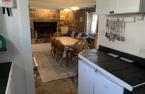 Sennen Cove Cabaña | The Old Saltings: Beautiful fisherman's cottage in Sennen Cove, sleeps up to 6/8