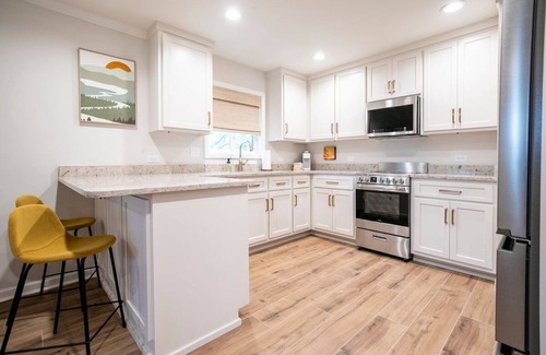 Oxford Casa | The Old Sardis Rd-1 Cozy BR1 by VelvetDitchVillas