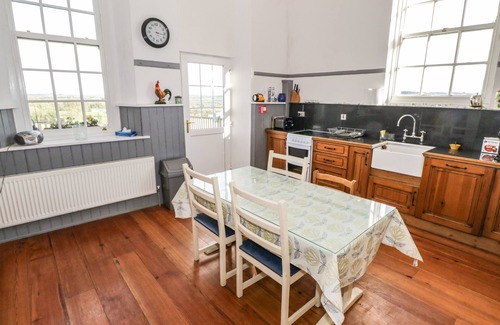 Carrigallen Cabaña | THE OLD SCHOOL HOUSE, pet friendly in Carrigallen, County Leitrim