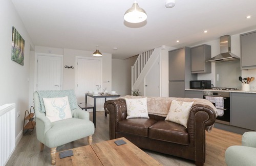 Cinderford Casa | THE OLD SCHOOL, pet friendly, character holiday cottage in Ruspidge