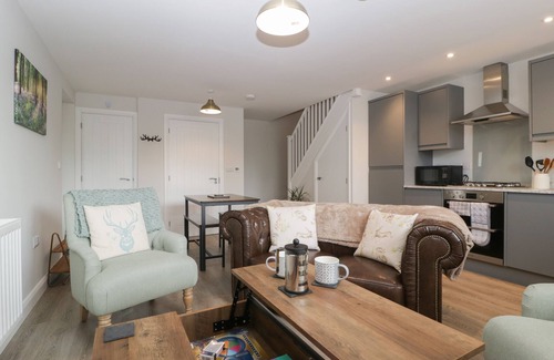 Cinderford Casa | THE OLD SCHOOL, pet friendly, character holiday cottage in Ruspidge