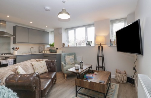 Cinderford Casa | THE OLD SCHOOL, pet friendly, character holiday cottage in Ruspidge