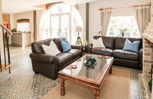 Horncastle Cabaña | THE OLD SMITHY, pet friendly, luxury holiday cottage in Horncastle