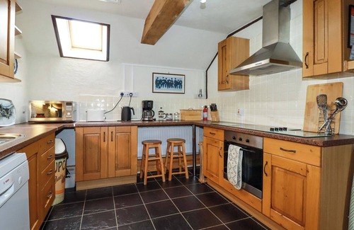Holywell Cabaña | THE OLD STABLE, character holiday cottage in Holywell Bay