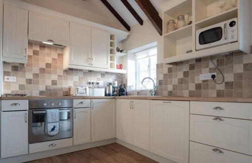 Angle Casa | The Old Stables - 3 Bedroom Cottage - Angle