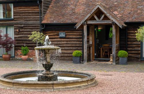 Broughton Hackett Casa | The Old Stables at Humblebee Hall