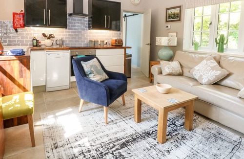 East Dereham Cabaña | THE OLD STABLES, pet friendly, character holiday cottage in Litcham