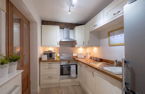 Broseley Cabaña | The Old Sweet Shop - a holiday let that sleeps 4 guests in 2 bedrooms