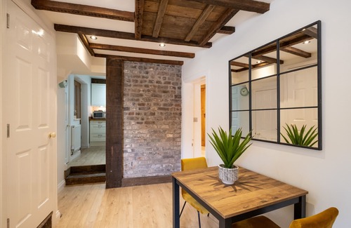 Broseley Cabaña | The Old Sweet Shop - a holiday let that sleeps 4 guests in 2 bedrooms