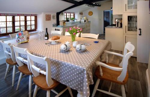 Minehead Casa | The Old Sweet Shop