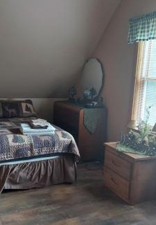Fairmount Springs Hotel | The Old Tioga Inn Bed and Breakfast