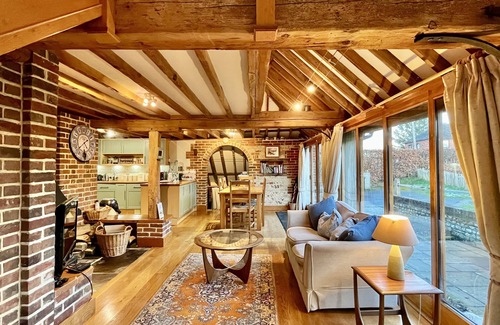 Sutton Cabaña | The Old Tractor Shed by inspirestays.com - a cottage that sleeps 4 guests in 2 bedrooms