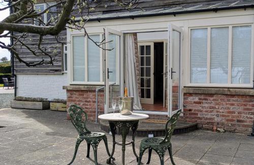 Newtown Casa | The Old Vicarage Dolfor