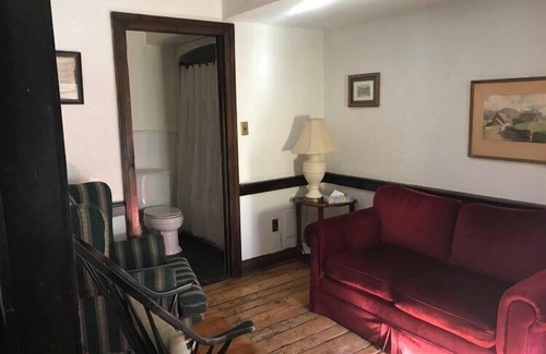 Old Town Historic District Hotel | The Olde Angel Inn