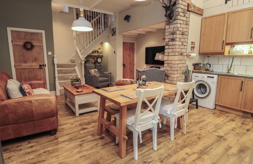 Warkworth Cabaña | The Olde Stables