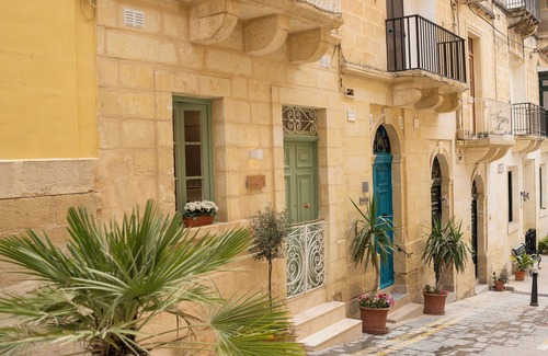 Birgu Casa | The Olive 3 - Traditional Maltese Accommodation - 2 Bedrooms With Ensuite