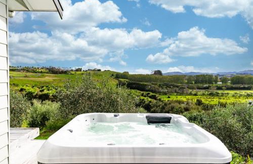 Mangawhai Casa | The Olive Hut - Mangawhai Holiday Home