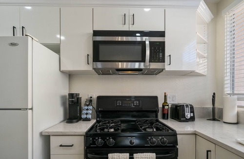 Crown Point Casa | The Oliver - Pacific Beach Hideaway