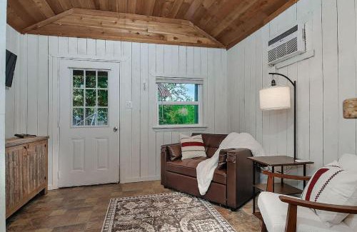 Centerville Casa | The Omni Cabin At Our Texas Ranch