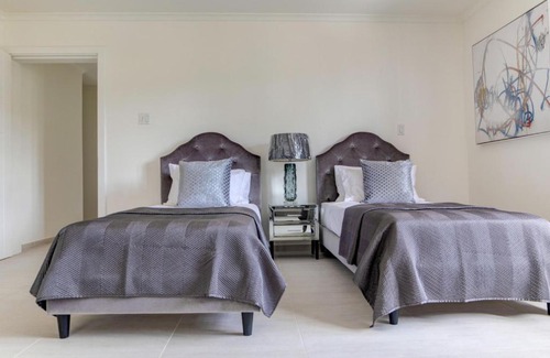 Old Trees Bay Apartamento | The One at The Saint James by Blue Sky Luxury