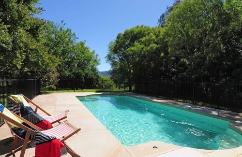 Kangaroo Valley Casa | SOLO CASA EN EL PUEBLO CON SU PROPIA PISCINA PRIVADA Y FRENTE AL RÍO PRIVADO