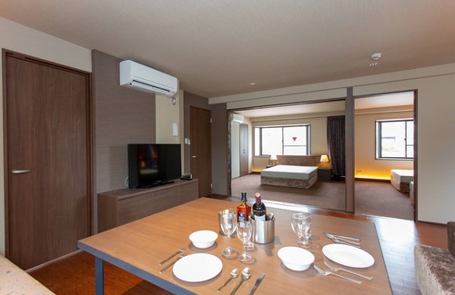 Shinsekai Apartamento | The Only View