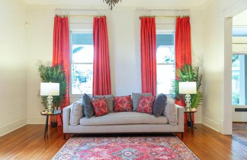 Lake Charles Casa | The Onyx Bungalow