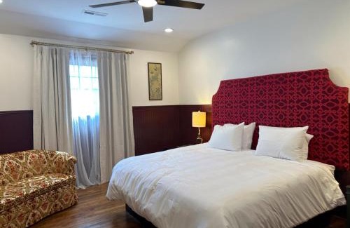 Shelby Cama Y Desayuno | The Opal and West House