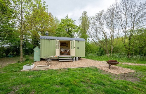 Halesworth Casa | The Orchard's Retreat Shepherd's Hut